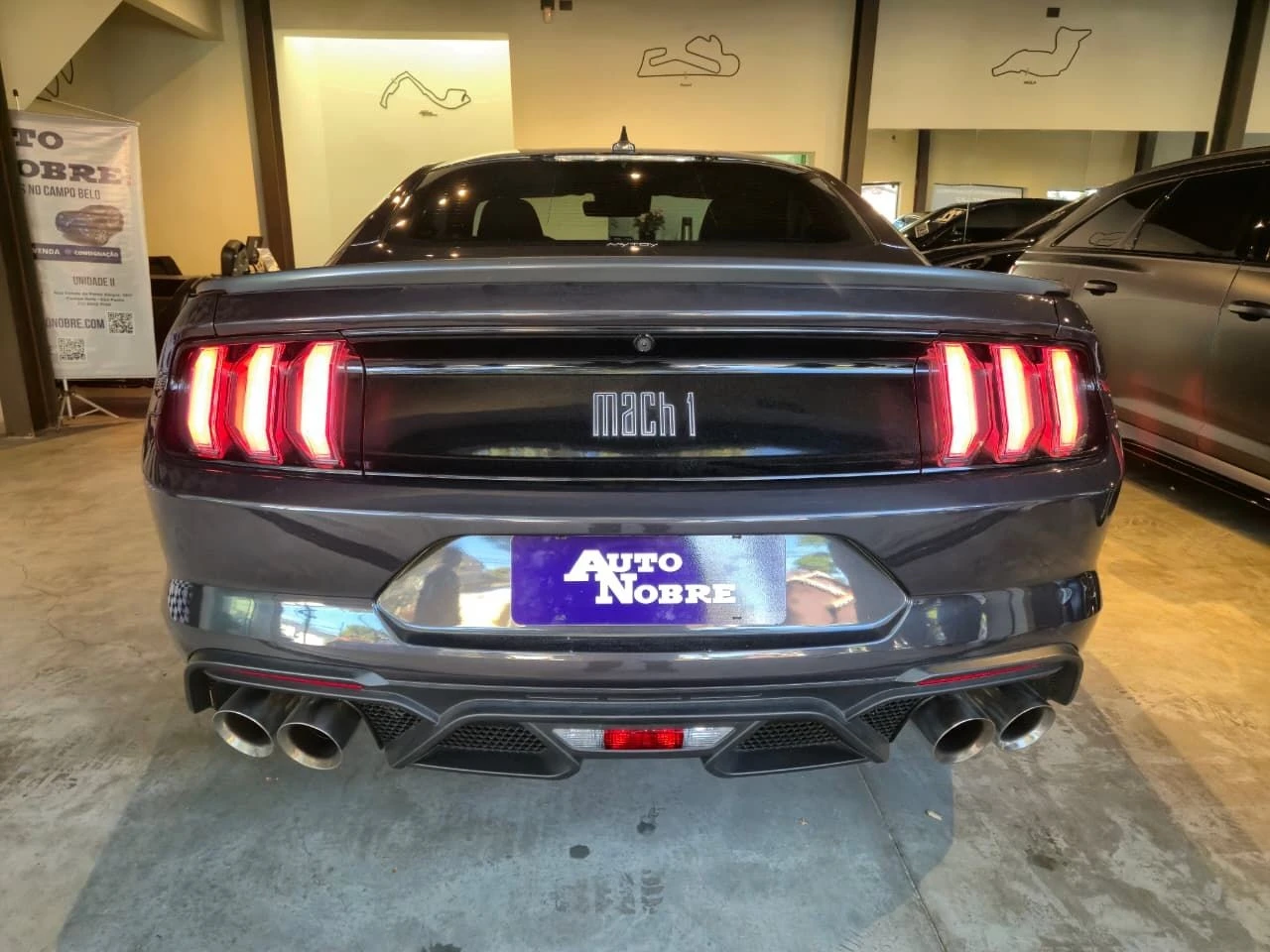 FORD MUSTANG