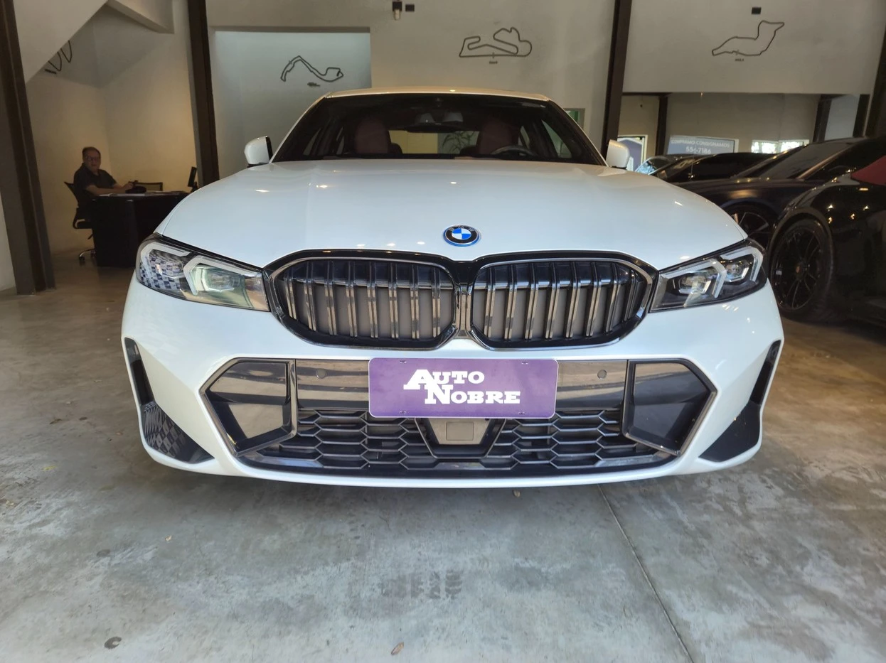 BMW 330e