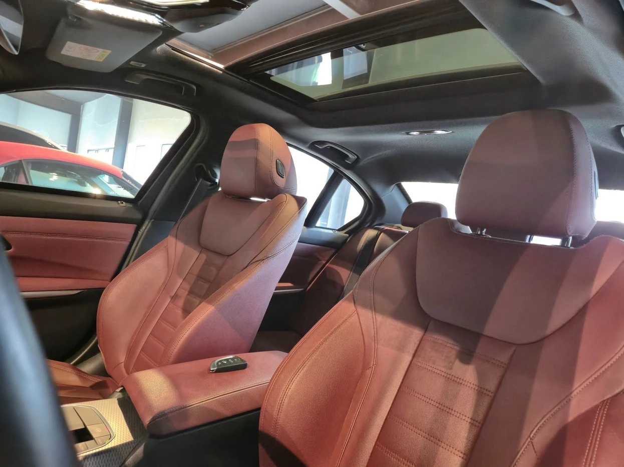 BMW 330e
