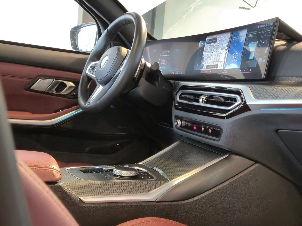 BMW 330e