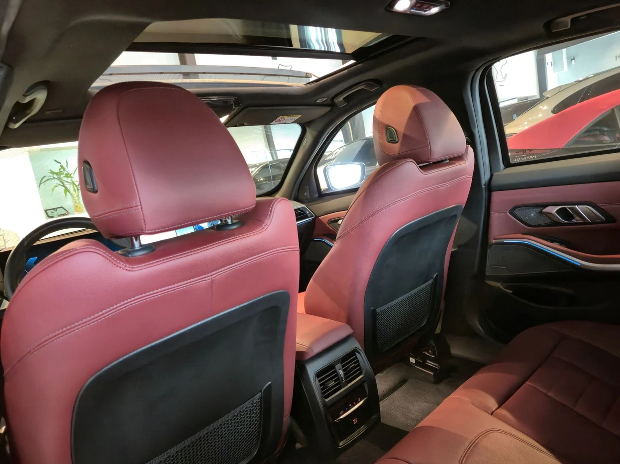BMW 330e