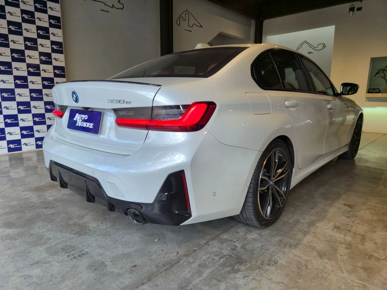 BMW 330e