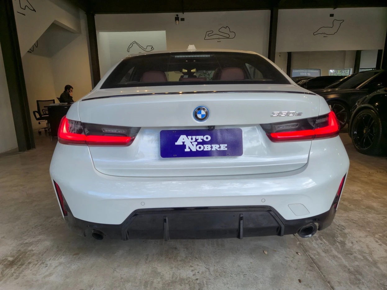 BMW 330e
