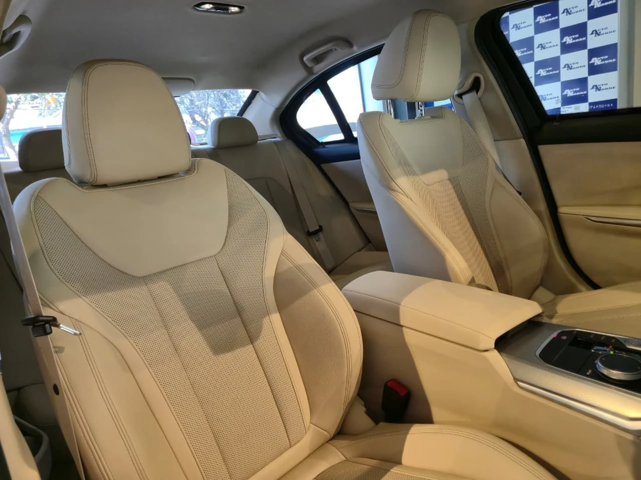 BMW 320I