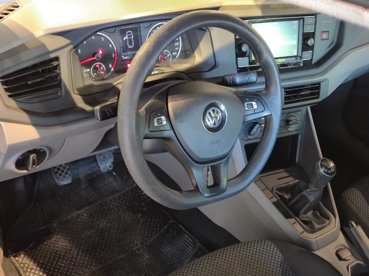 VOLKSWAGEN POLO