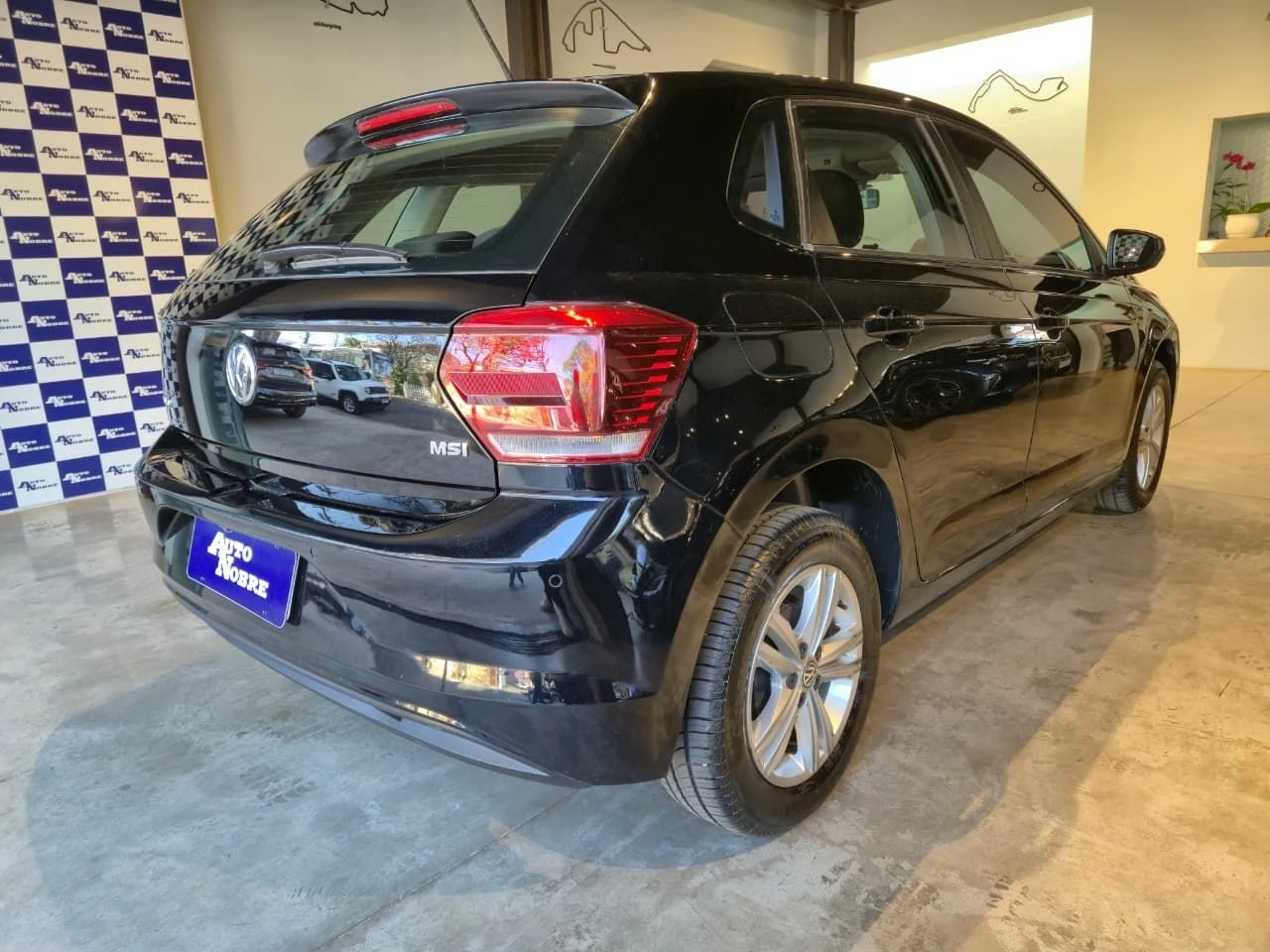 VOLKSWAGEN POLO