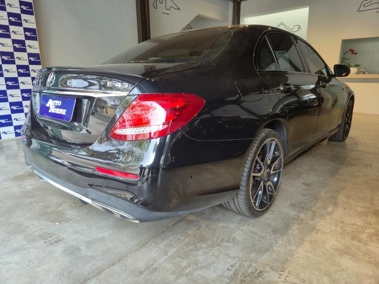 MERCEDES-BENZ E 43 AMG