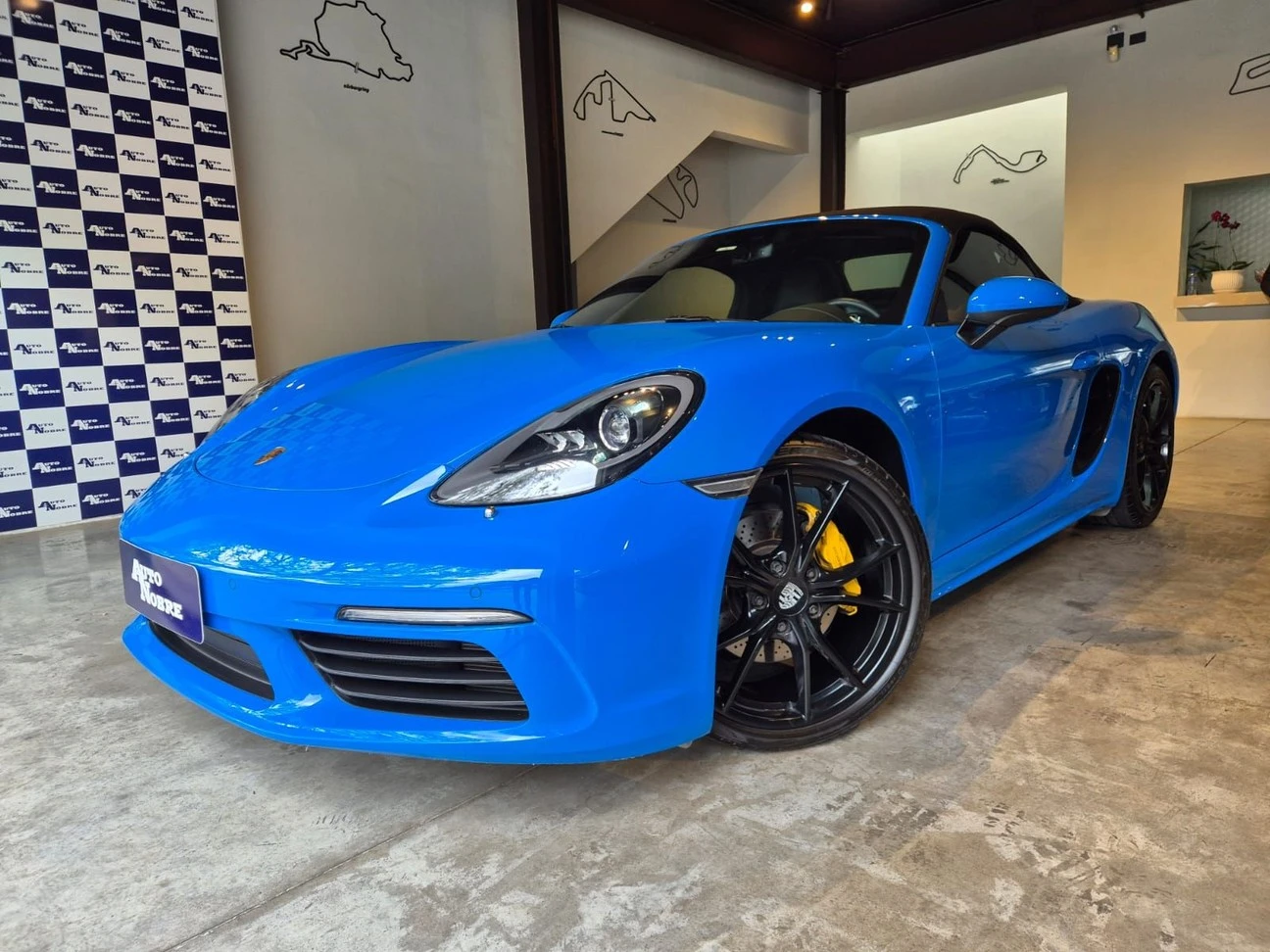 PORSCHE 718