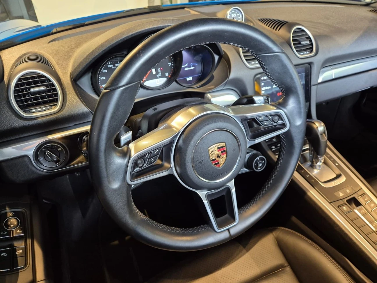 PORSCHE 718