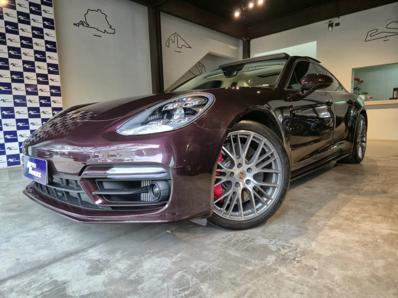 PORSCHE PANAMERA