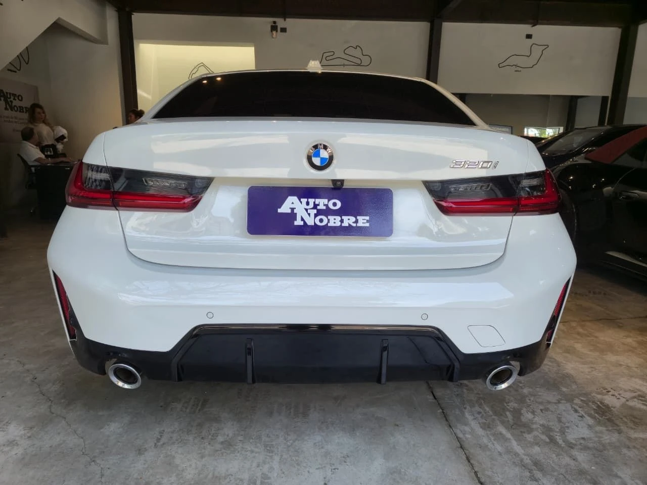 BMW 320I