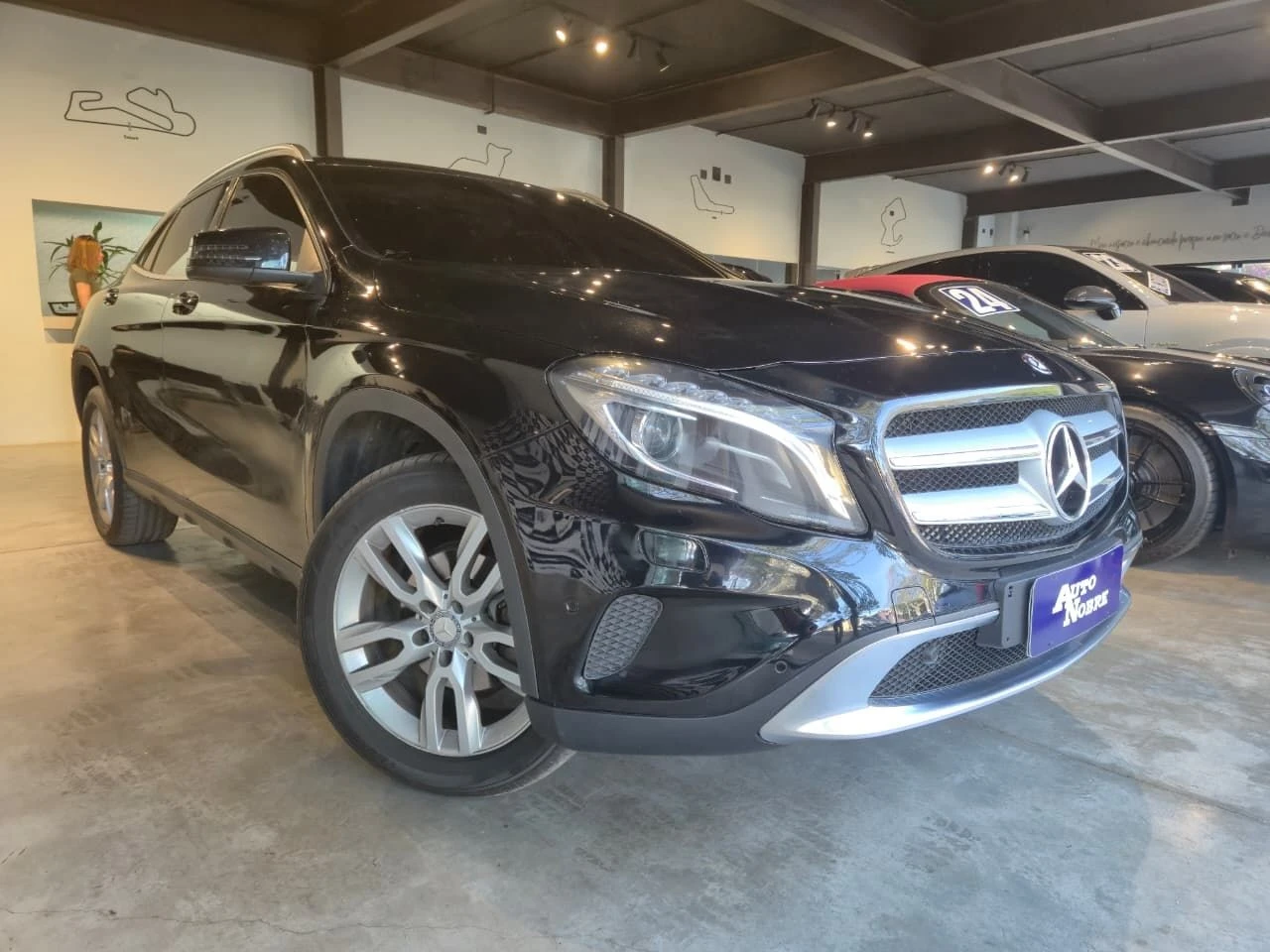 MERCEDES-BENZ GLA 200