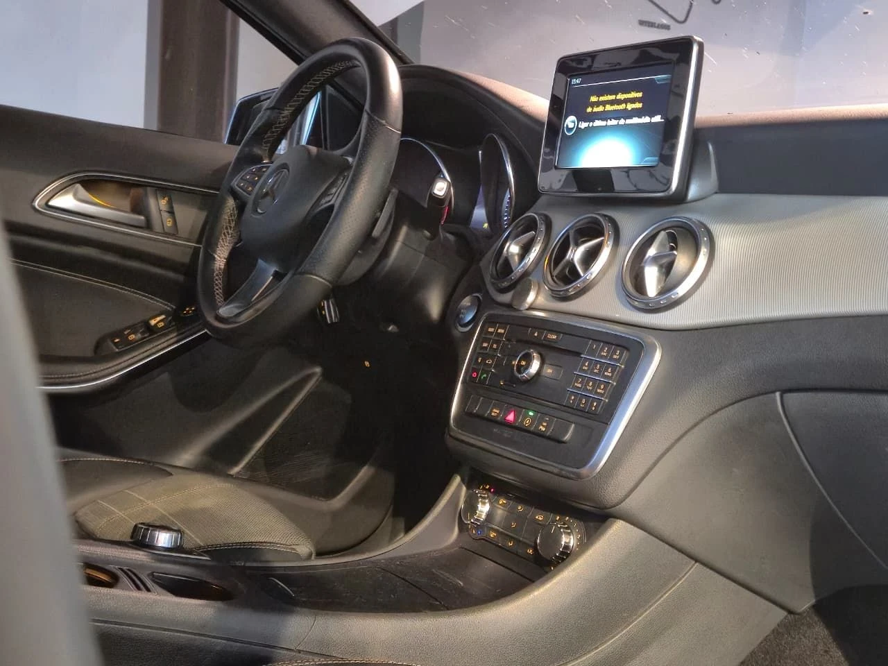 MERCEDES-BENZ GLA 200