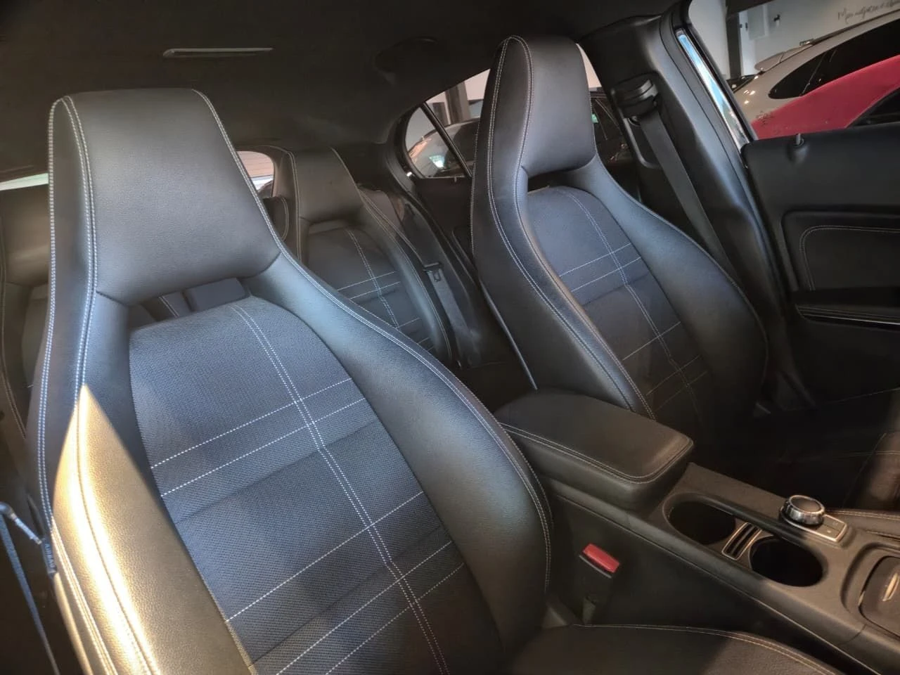 MERCEDES-BENZ GLA 200