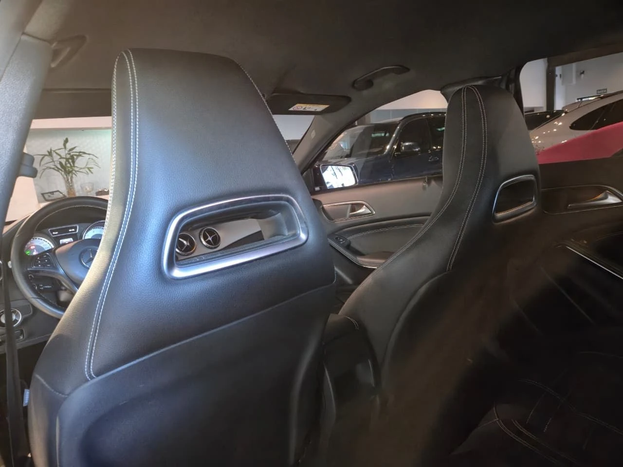 MERCEDES-BENZ GLA 200