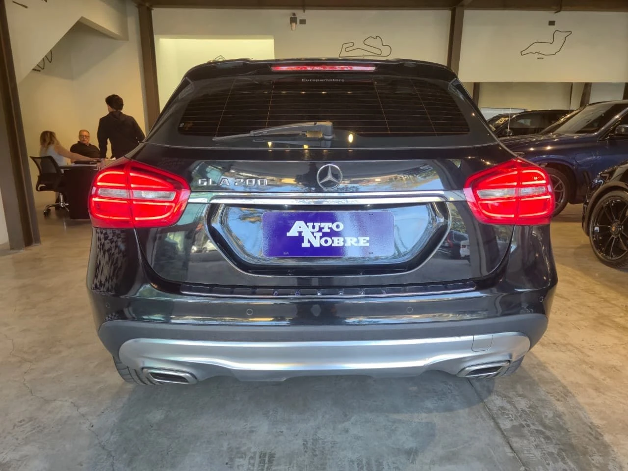 MERCEDES-BENZ GLA 200