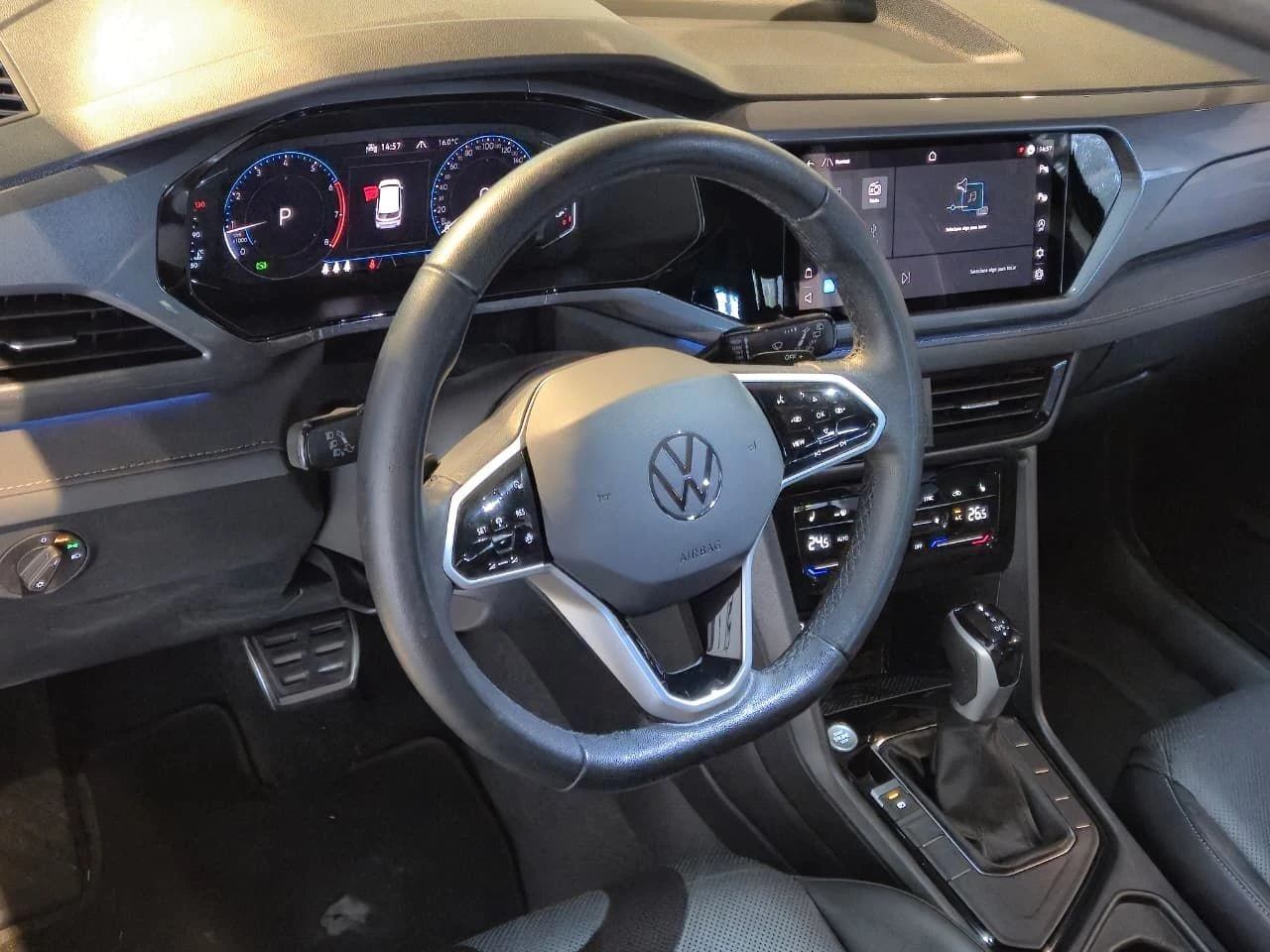 VOLKSWAGEN TAOS
