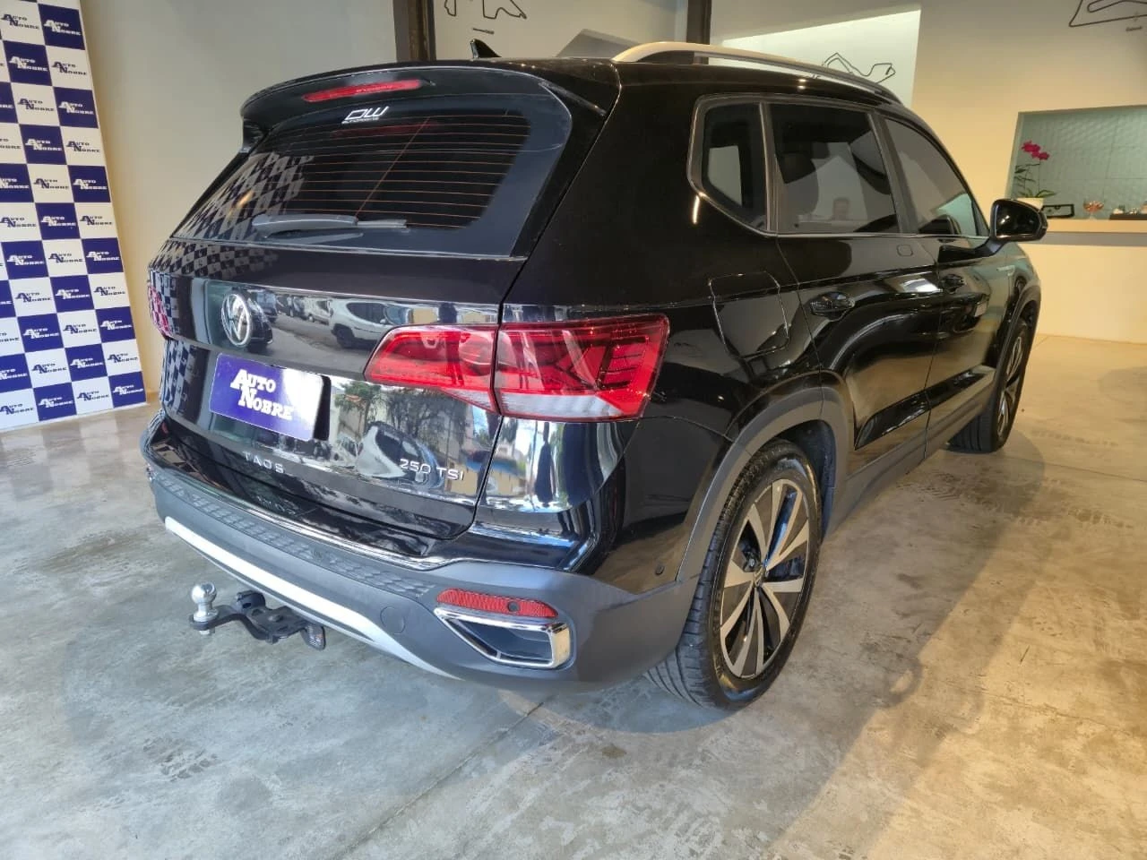 VOLKSWAGEN TAOS