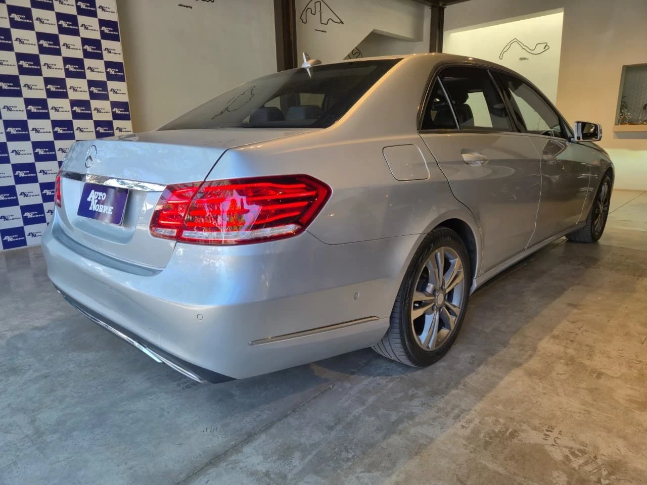 MERCEDES-BENZ E 250