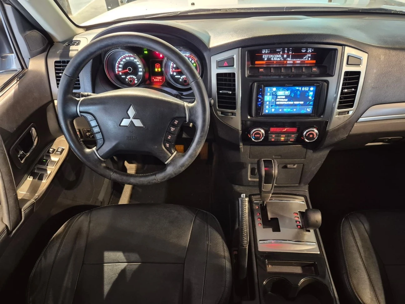 MITSUBISHI PAJERO FULL