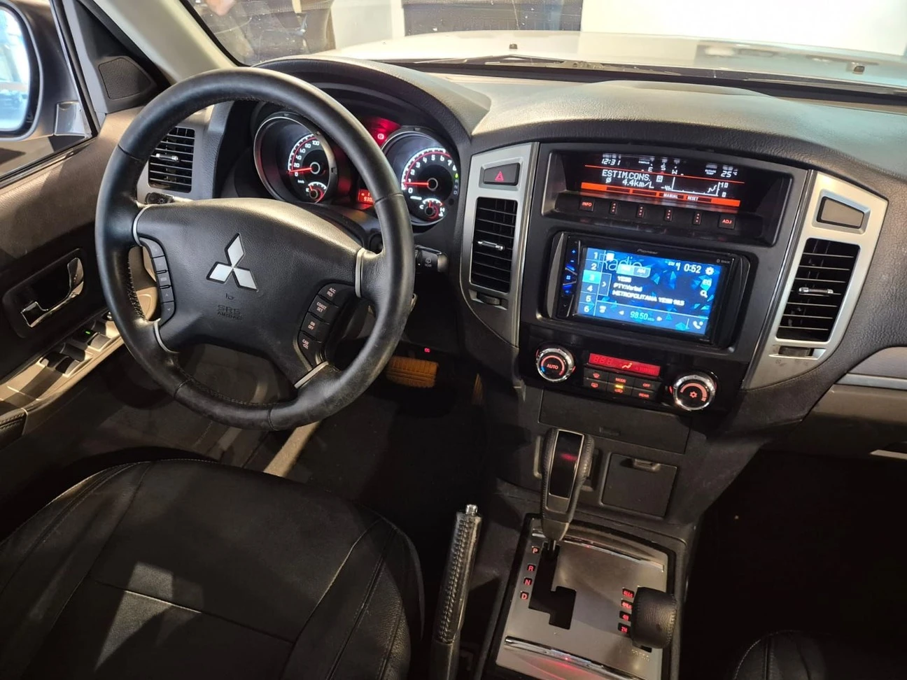 MITSUBISHI PAJERO FULL