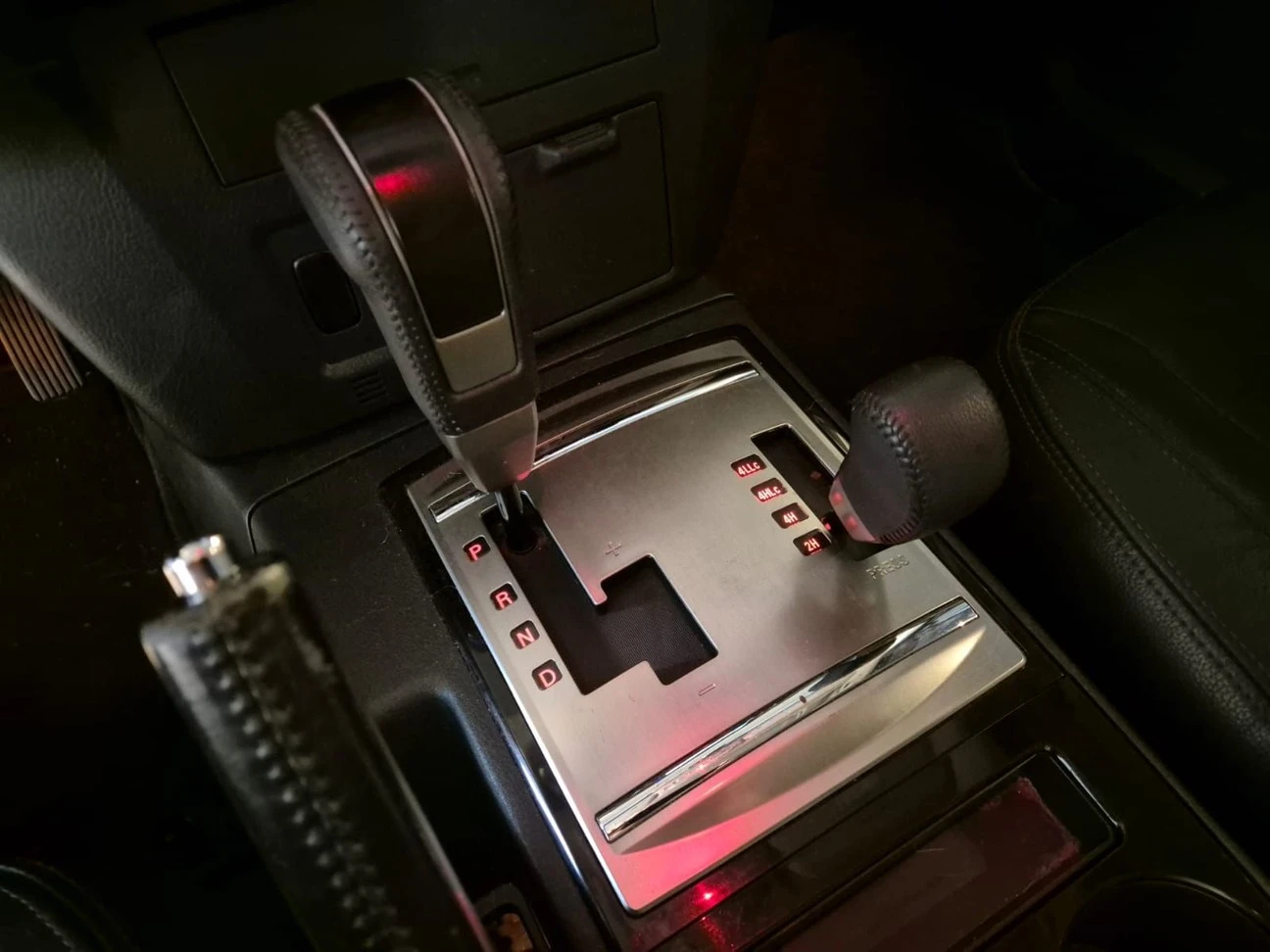 MITSUBISHI PAJERO FULL