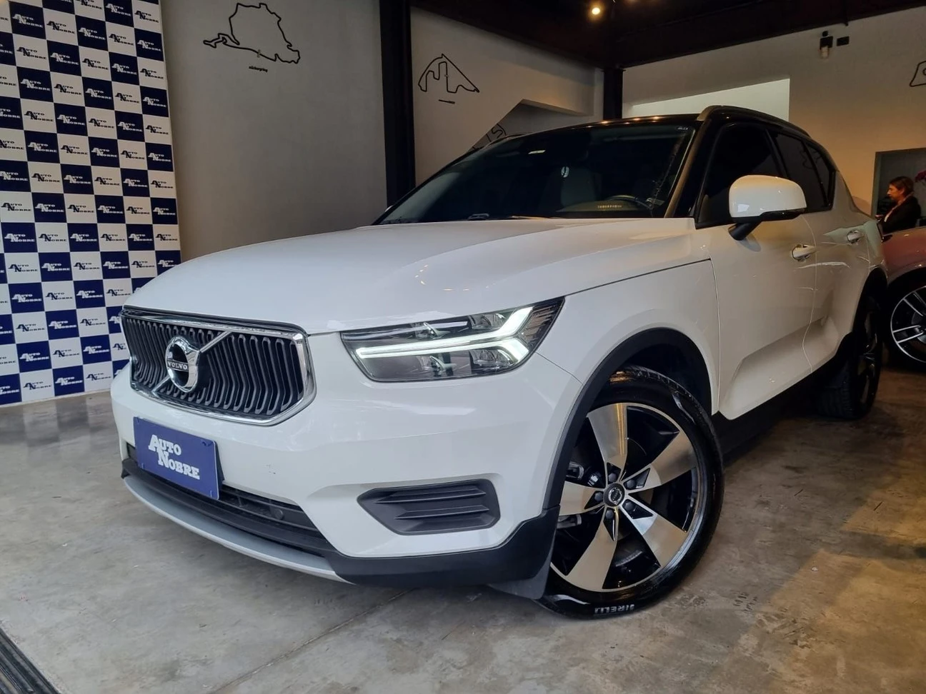 VOLVO XC40