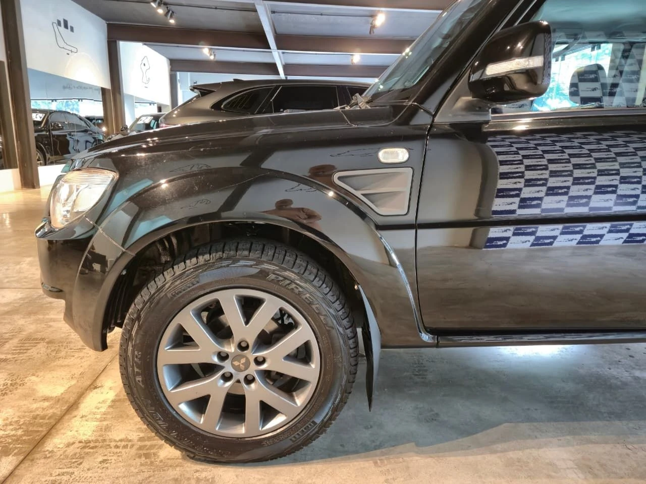 MITSUBISHI PAJERO TR4