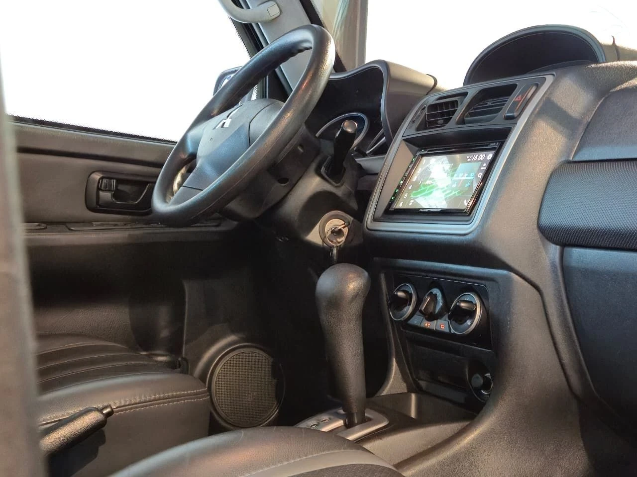 MITSUBISHI PAJERO TR4