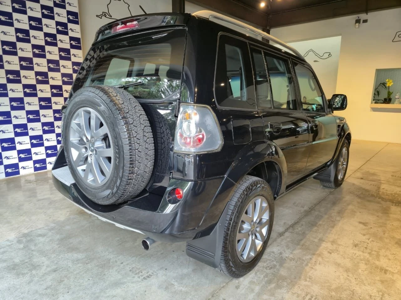 MITSUBISHI PAJERO TR4