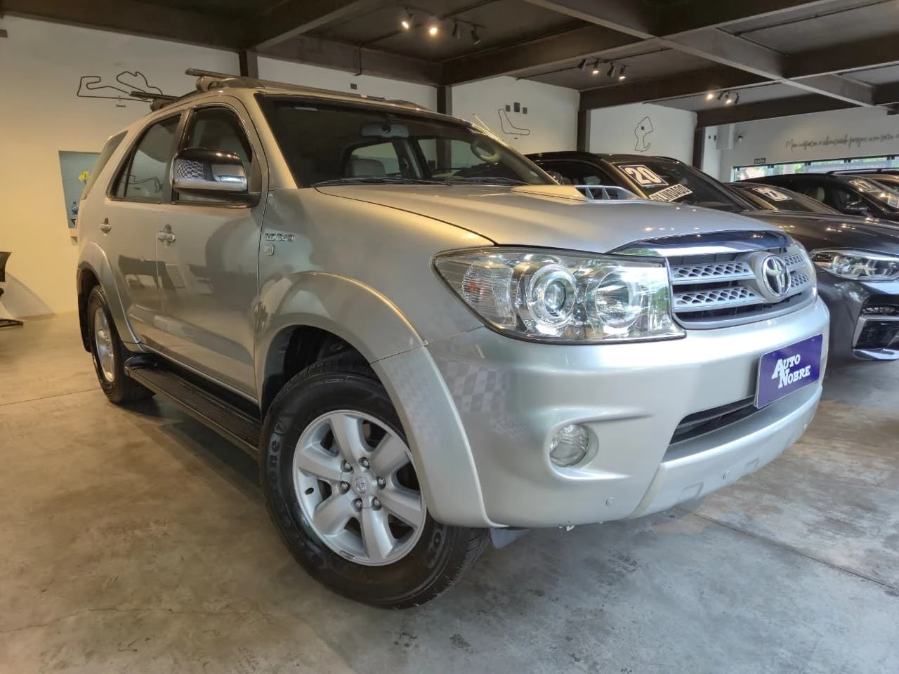 TOYOTA HILUX SW4