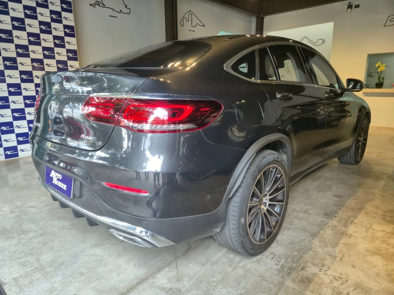 MERCEDES-BENZ GLC 300