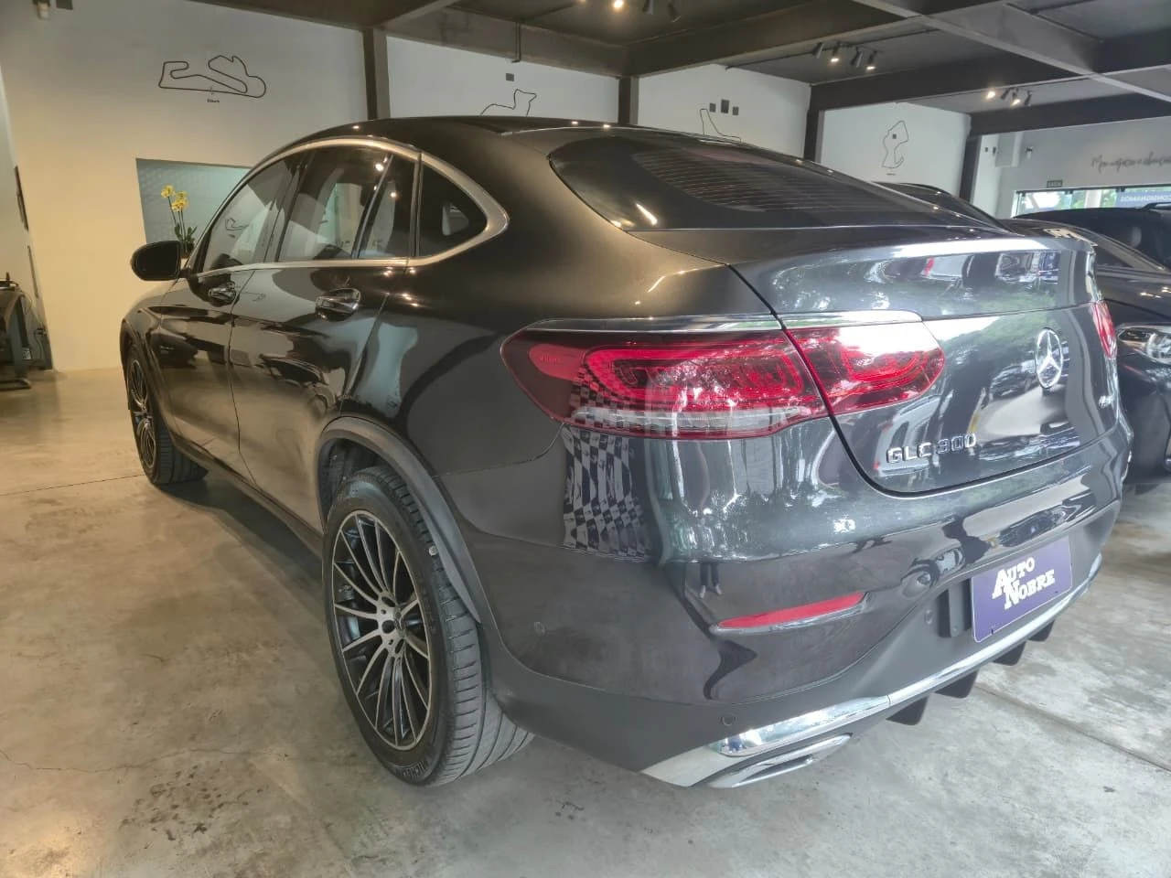 MERCEDES-BENZ GLC 300