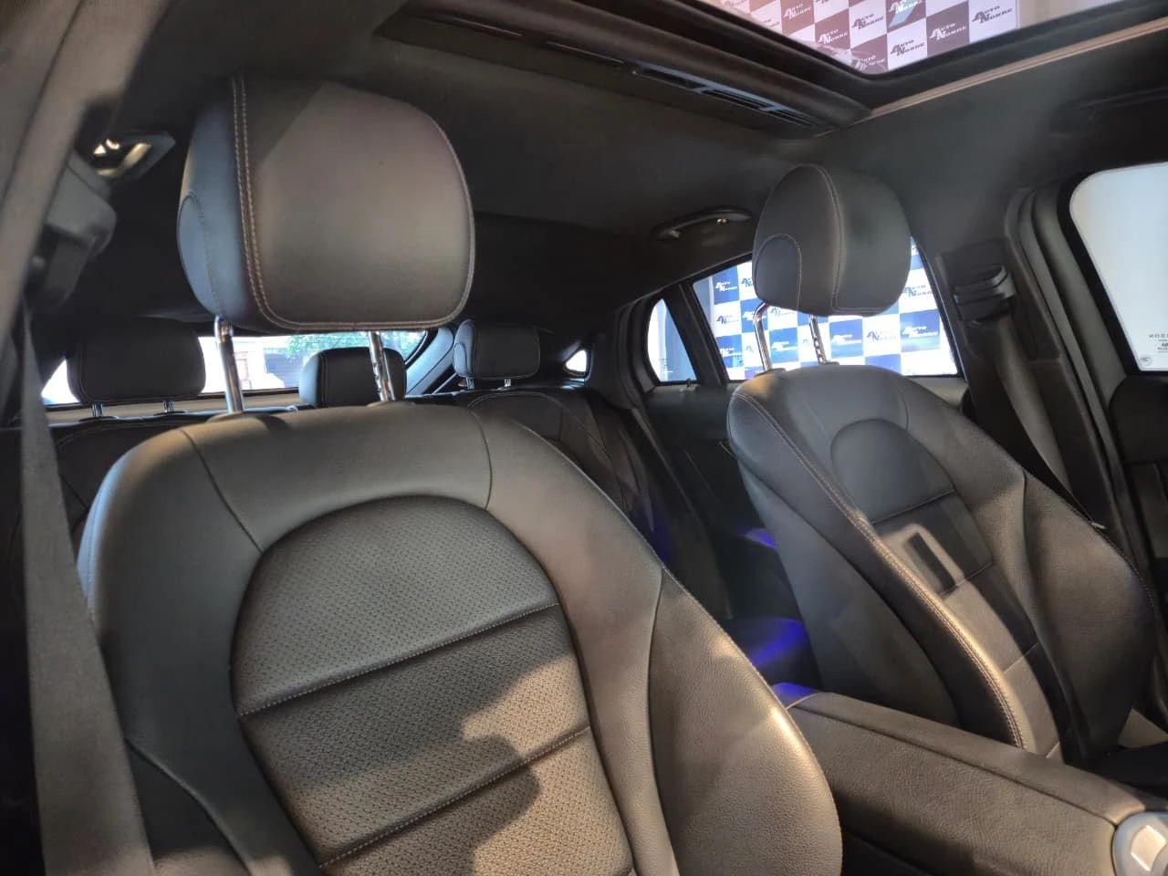 MERCEDES-BENZ GLC 300