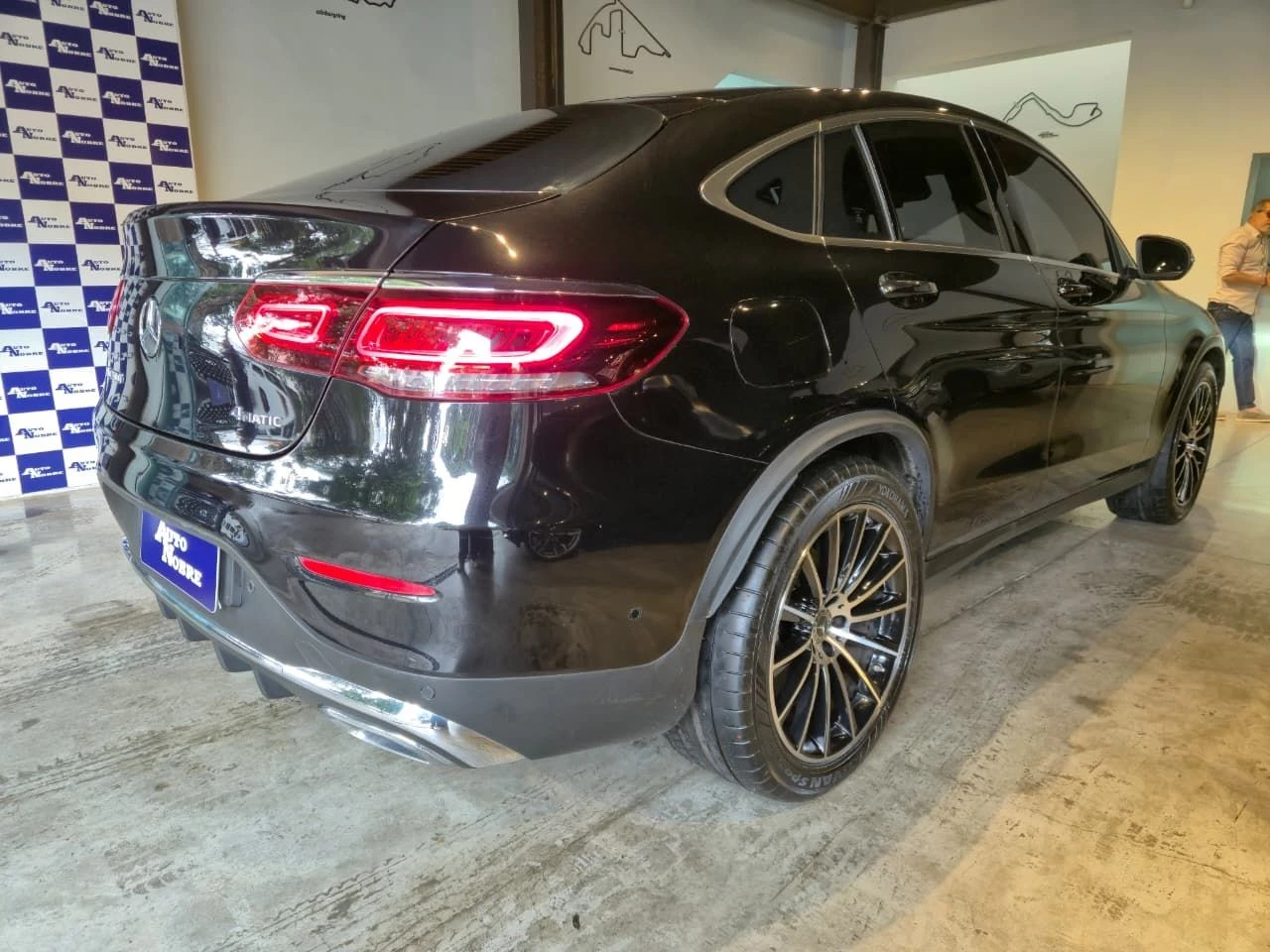 MERCEDES-BENZ GLC 300