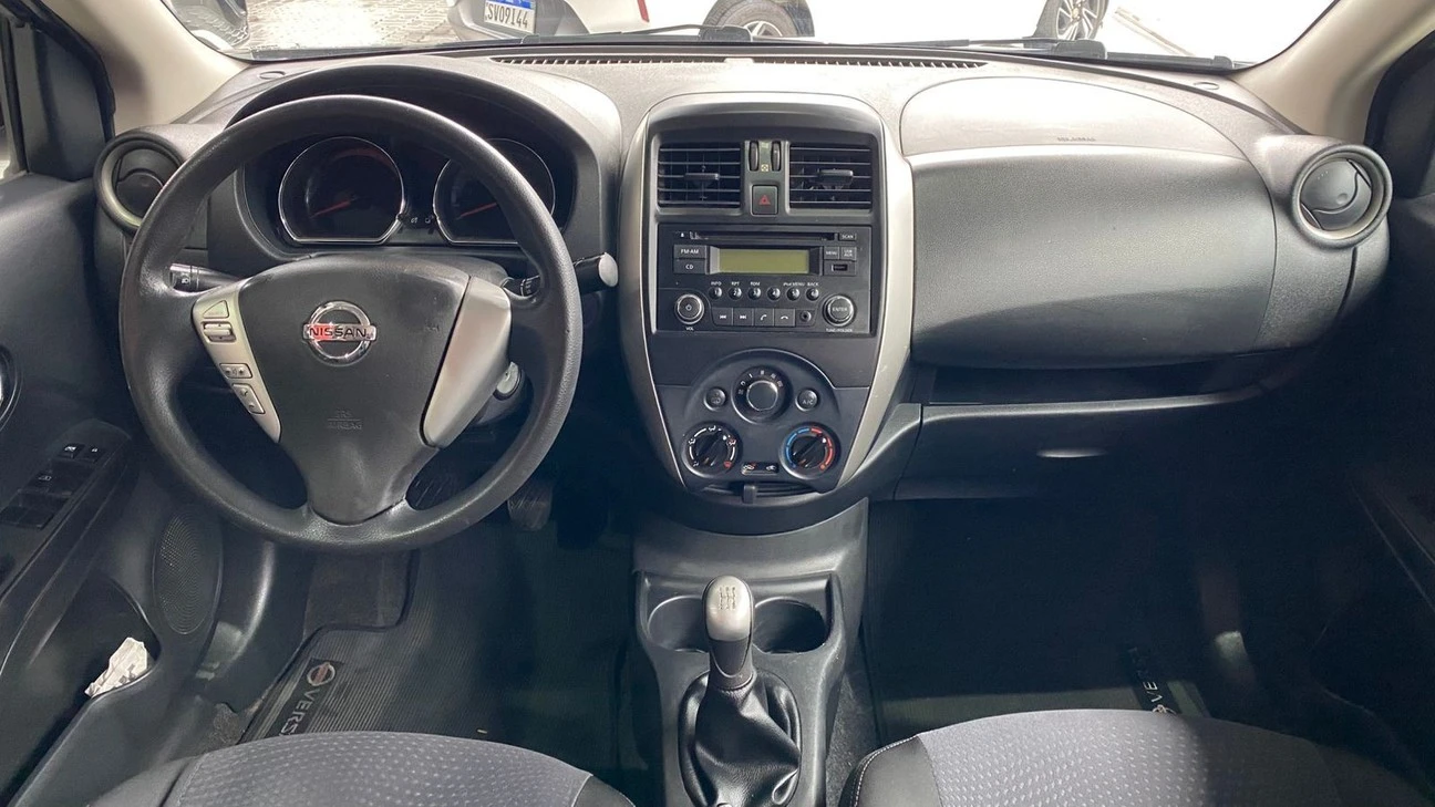 NISSAN VERSA