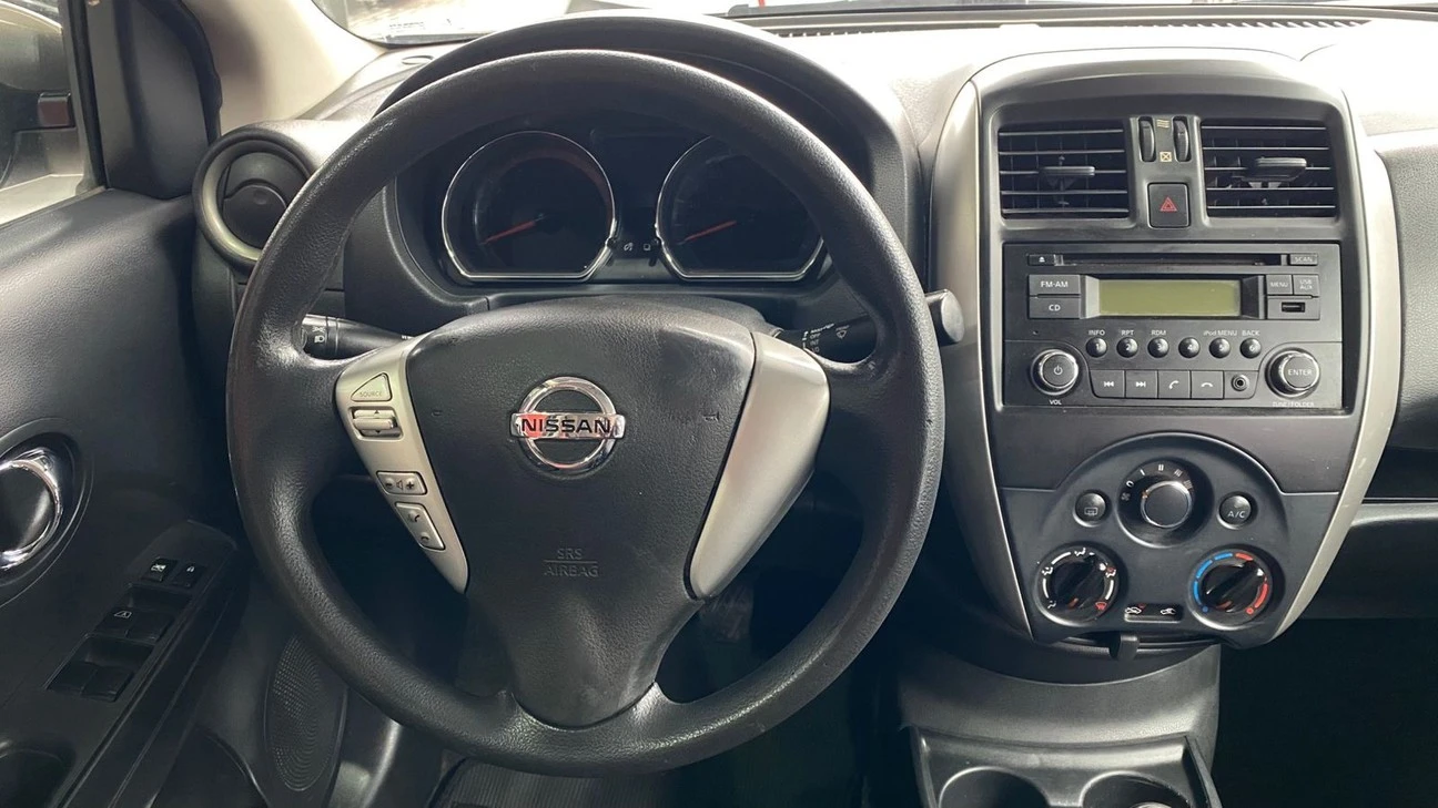 NISSAN VERSA