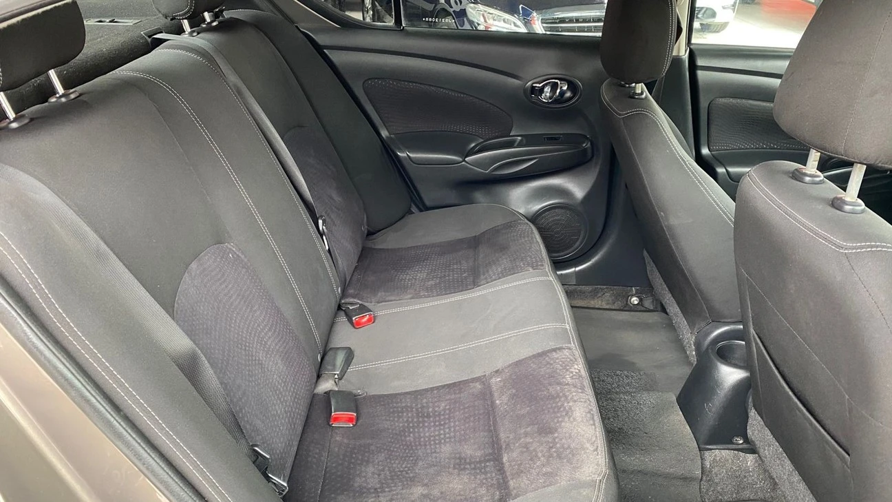 NISSAN VERSA