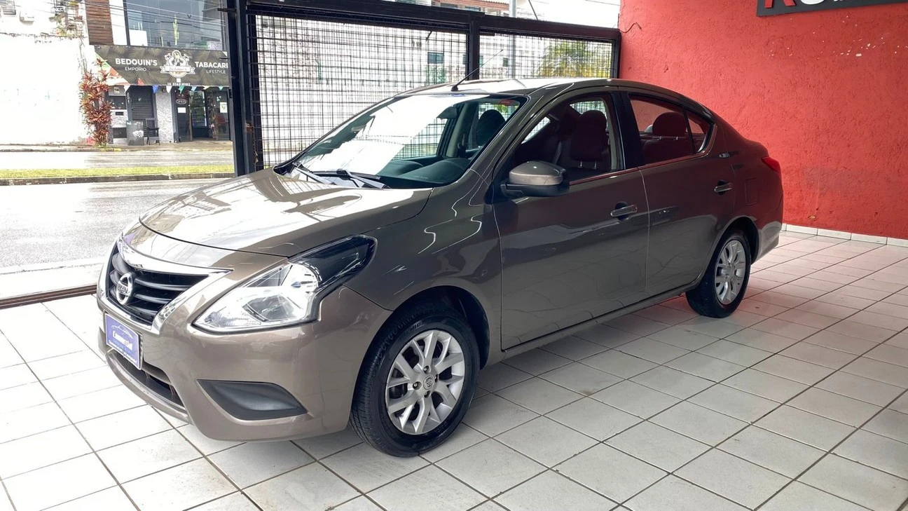 NISSAN VERSA