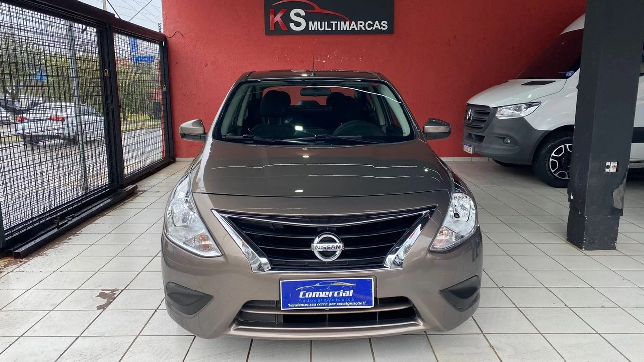 NISSAN VERSA