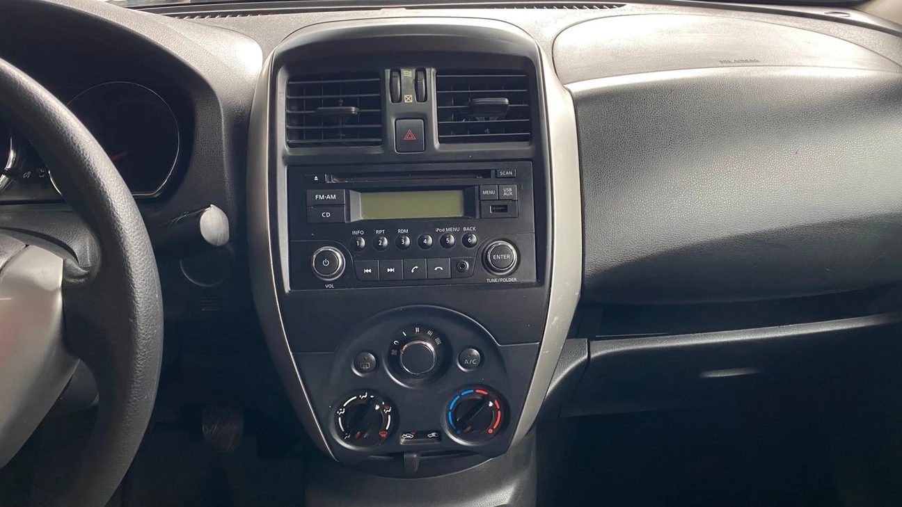 NISSAN VERSA
