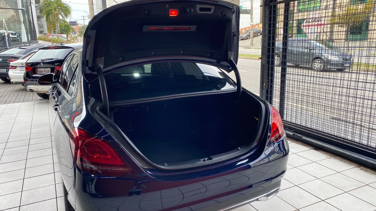 MERCEDES-BENZ C 180
