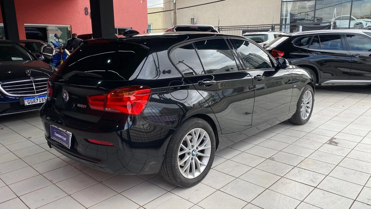 BMW 120I
