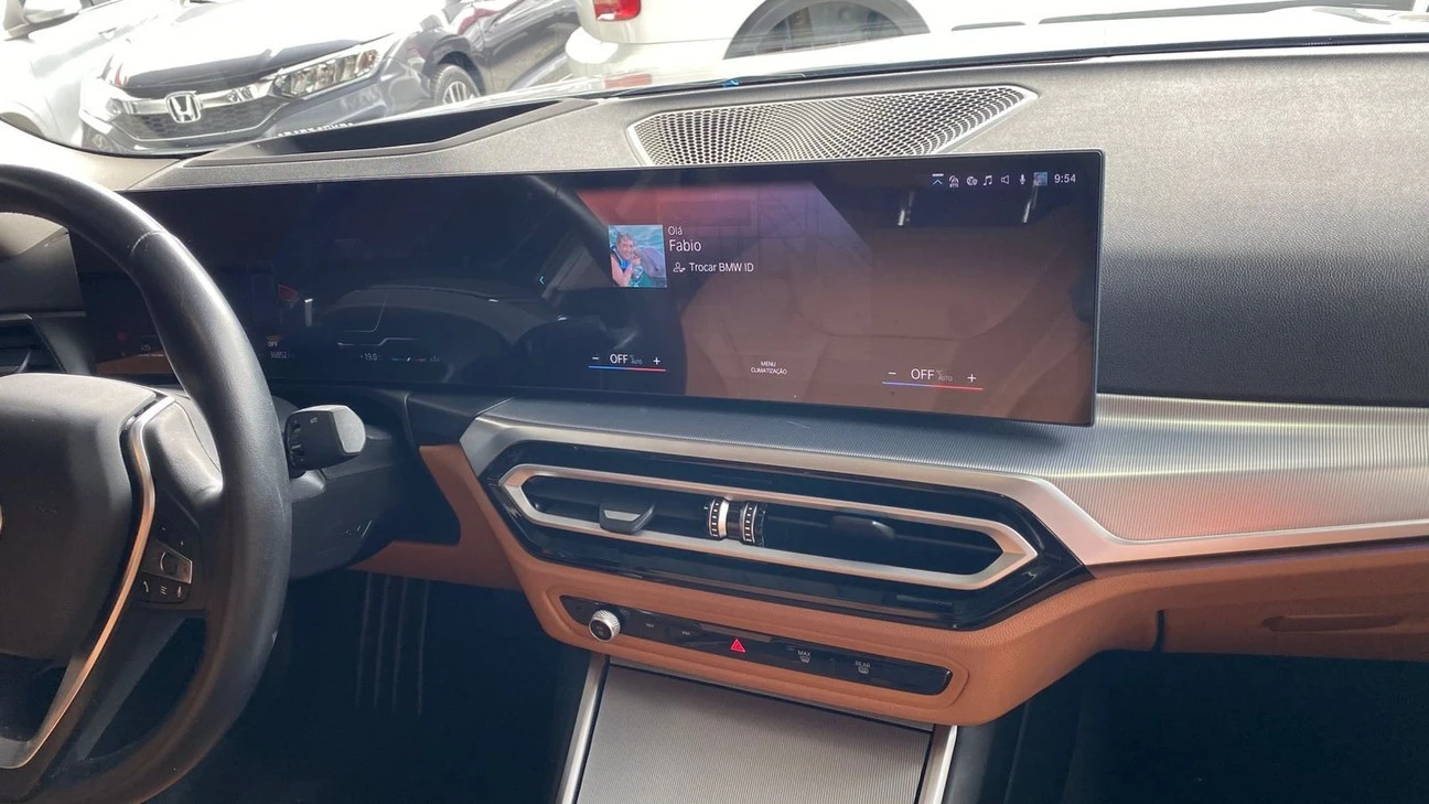 BMW 320I
