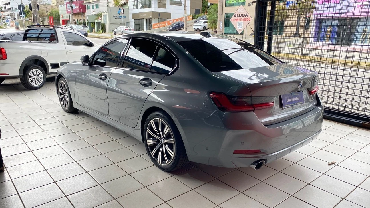 BMW 320I