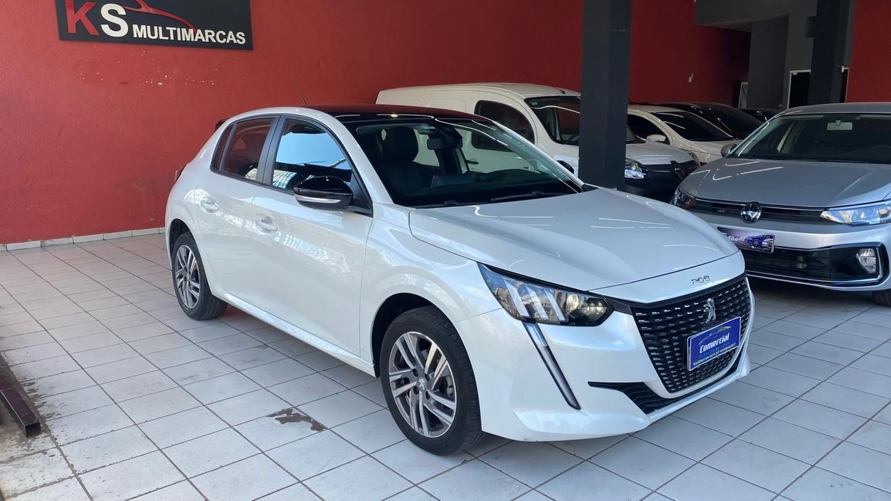 PEUGEOT 208