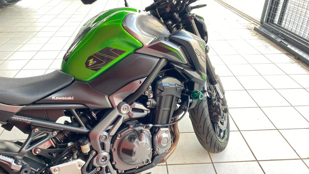 KAWASAKI Z900