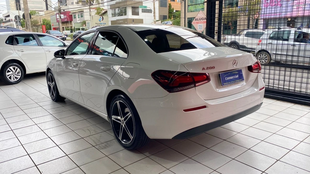 MERCEDES-BENZ A 200