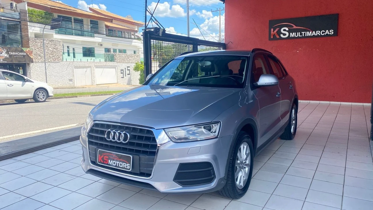 AUDI Q3