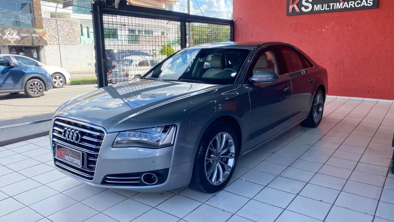 AUDI A8